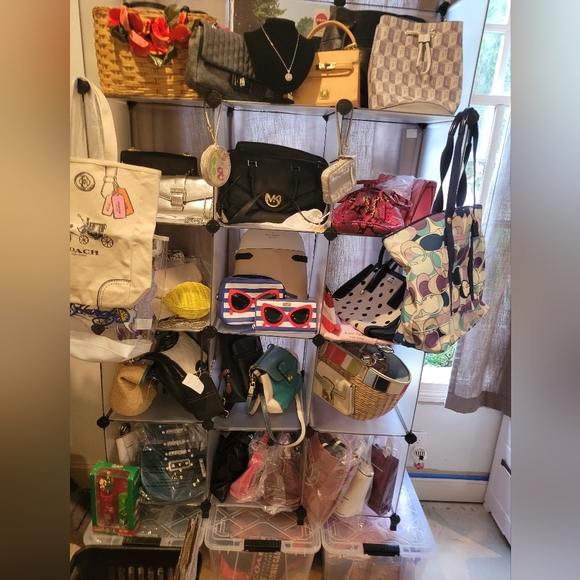 Meet your Posher, Jill - Picture 2 of 2